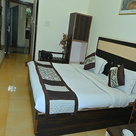 Goyal Plaza Hotel 5 Mint. Waling Distance From Pushkar Lake Exteriör bild
