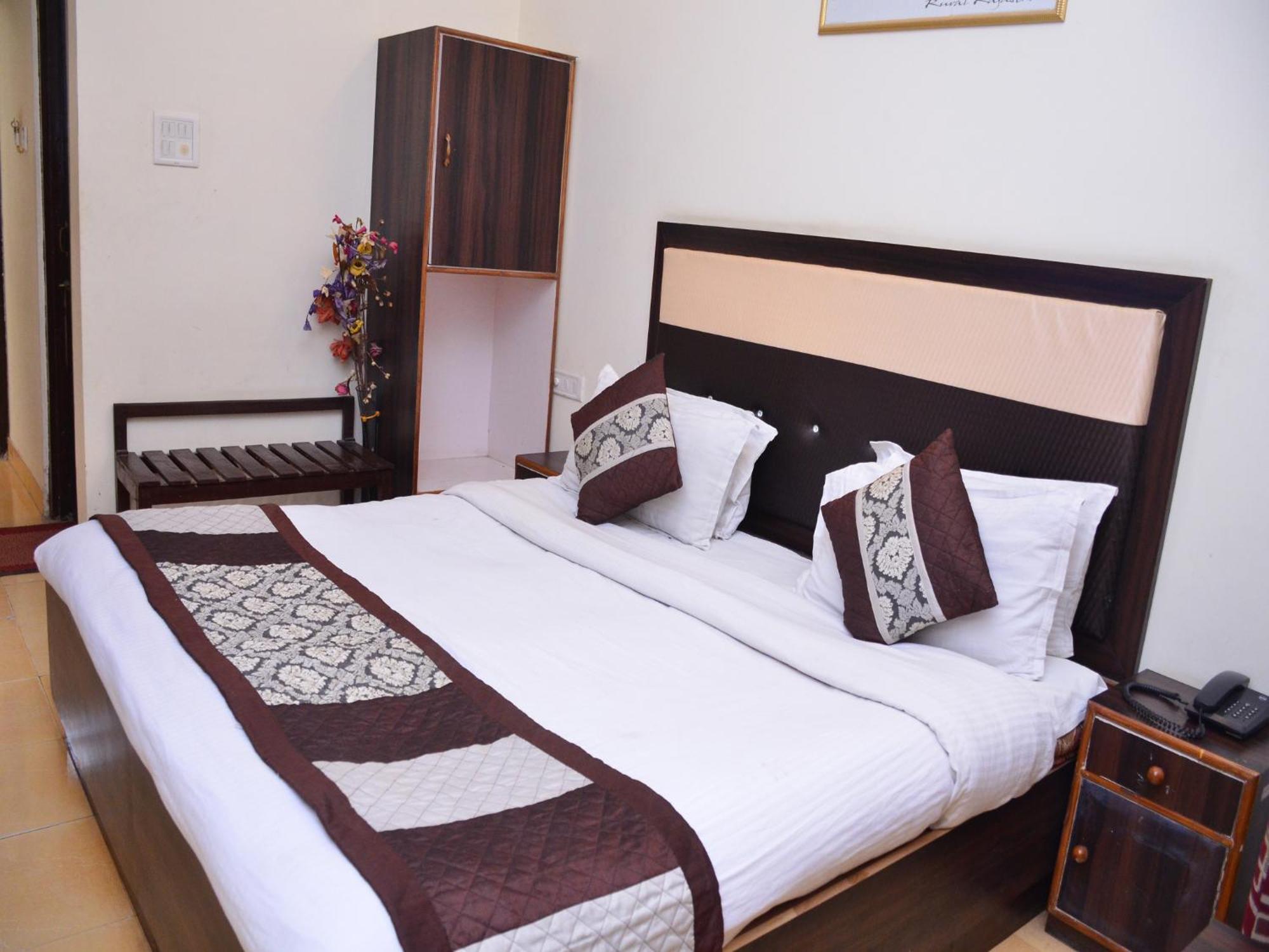 Goyal Plaza Hotel 5 Mint. Waling Distance From Pushkar Lake Exteriör bild
