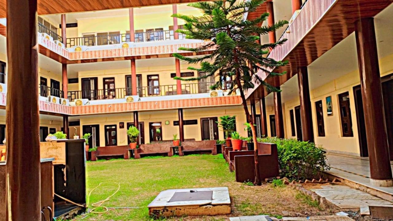 Goyal Plaza Hotel 5 Mint. Waling Distance From Pushkar Lake Exteriör bild