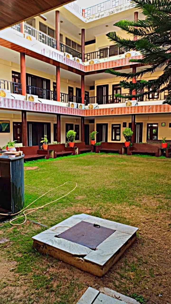 Goyal Plaza Hotel 5 Mint. Waling Distance From Pushkar Lake Exteriör bild